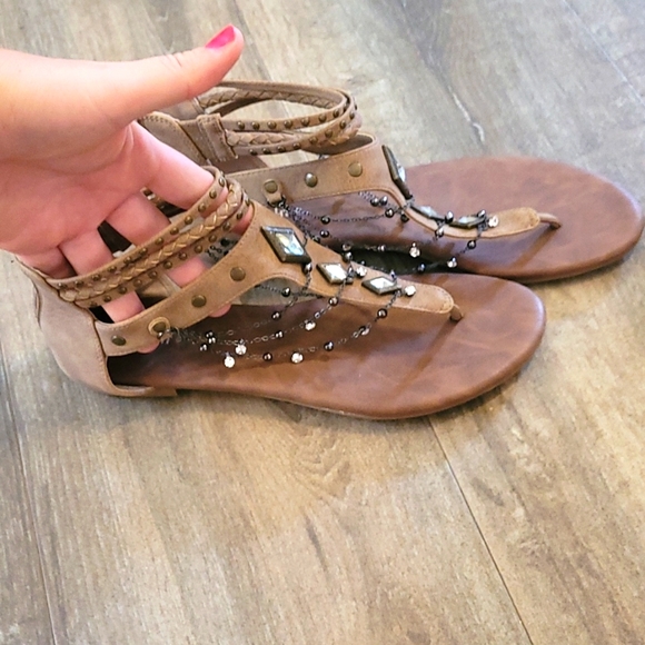 Sandals - Picture 2 of 4